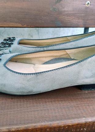 Оригинальные замшевые балетки ara