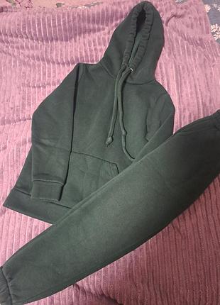 Спортивні костюми на дівчинку