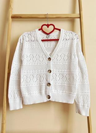 Гарненький светрик на ґудзиках від tu