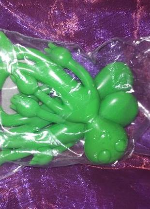 3 зеленых инопланетных 2