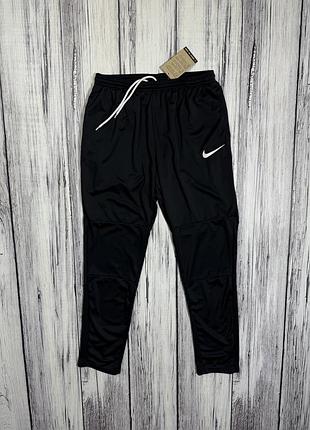 Nike спортивные штаны оригинал m размер