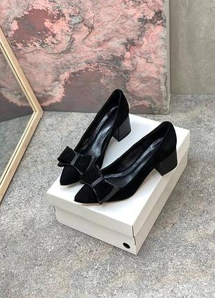 Оригінальні замшеві туфлі комбіновані рептилією