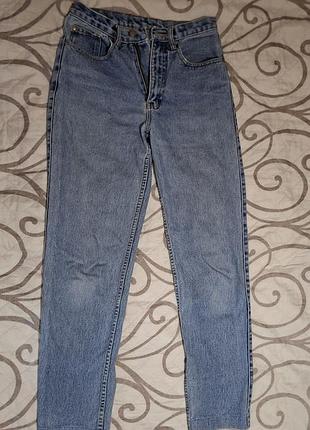 Джинсы с высокой посадкой