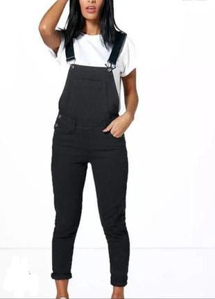 Плотный стильный джинсовый комбинезон