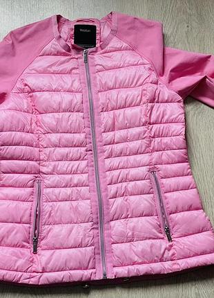 Рожева брендова куртка на осінь