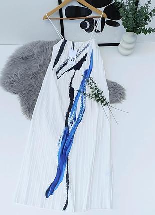 Плиссированное платье с принтом от zara, размер s