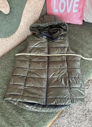 Утеплена жилетка брендова