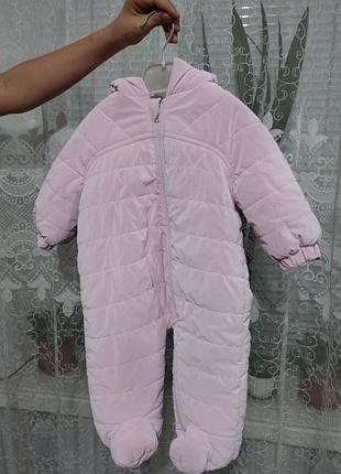 Комбінезон ніжно рожевого кольору, водовідбиваюча тканина.підійде на осінь та прохолодну весну.суцільний.в дуже гарному стані