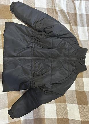 Куртка жіноча демисезона розмір м невелика л стан як нової