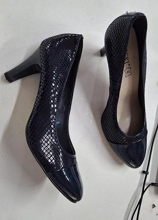 Туфлі на каблуку 37р