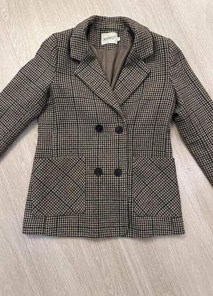 Пальто-піджак у клітинку розмір м
