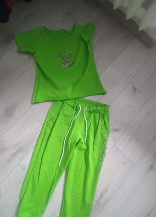 Костюм спортивный женский
