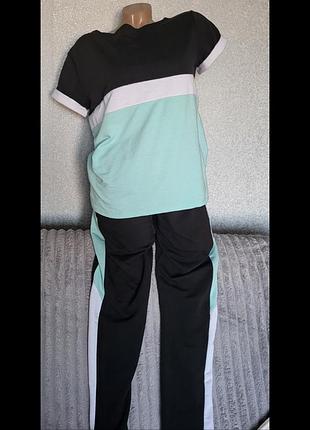 Женский костюм мятного цвета