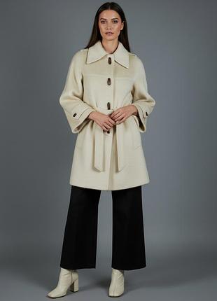 Белое, молочное шерстяное женское пальто из шерсти ламы (альпака)