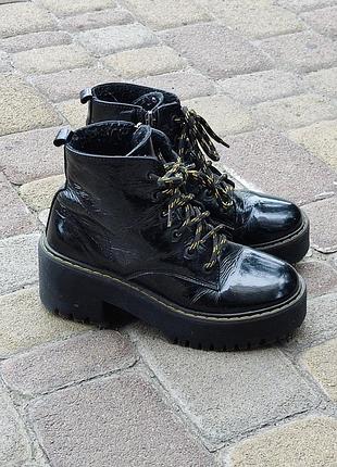 Жіночі черевики