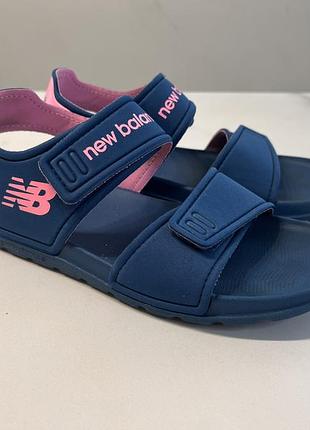 Шльопанці фірмові