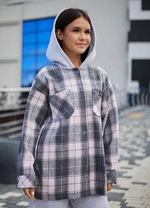 Теплая рубашка в клетку с капюшоном на девочку