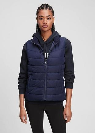 Фірмова жилетка