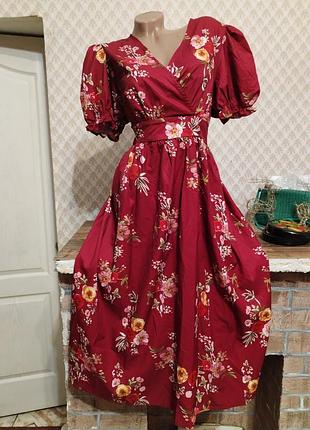 Шикарное платье в цветочный принт меди