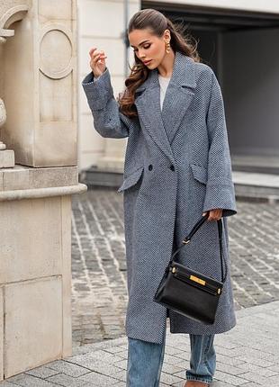 Пальто с узором елочка