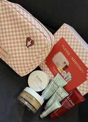 Набор в косметичке для нее