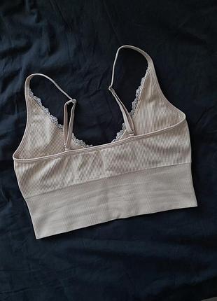 Топ на регульованих бретельках бежевий з мереживом в рубчик розмір s