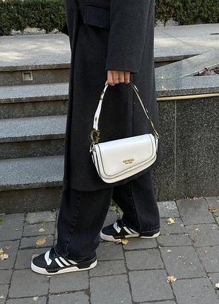 Біла жіноча сумка