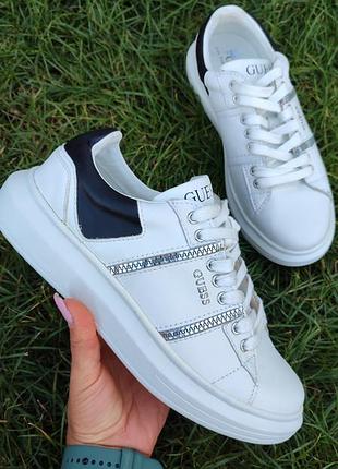 Кроссовки guess