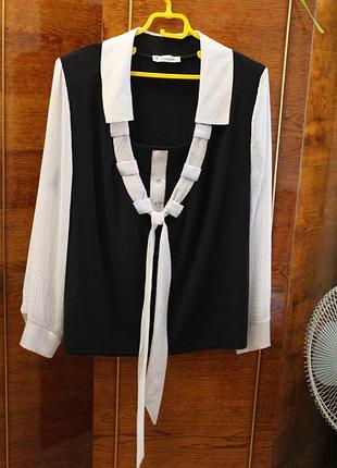 Черно-белая блузка с воротником бантом