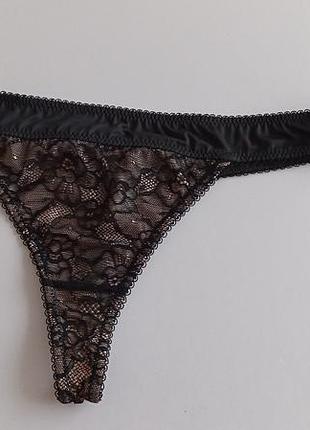 Розкішні стринги з мереживом