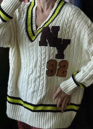 Реглан молочного кольору