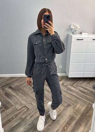 Женский вельветовый костюм, шесть разных цветов.