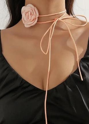 Чокер с цветком ожерелье с розой/ 6 см диаметр/  длинный чокер длинная цепочка готическое украшение