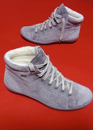 Утепленные женские сникерсы legero, core-tex, производитель австрия, размер 6.5, длина стельки 26 см,стан идеальный