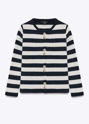 Трикотажний кардиган на ґудзиках, у смужку з нової колекції, в стилі old money new collection zara original.