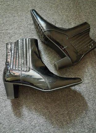 Лакові ботильонини 5