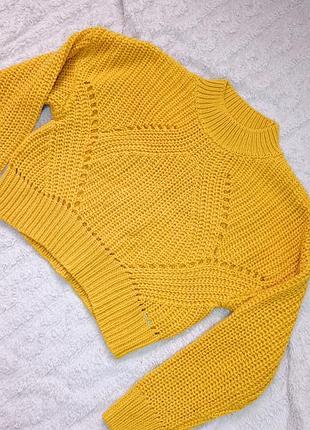 Невероятно красивый, яркий свитер на девушку