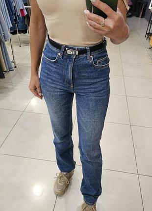 Прямые джинсы женские