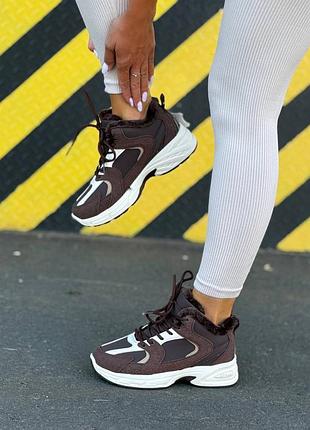 Женские зимние кроссовки