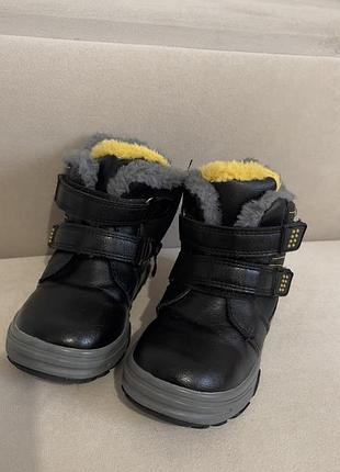 Сапожки для хлопчика як нові