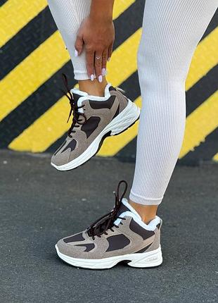 Женские зимние кроссовки