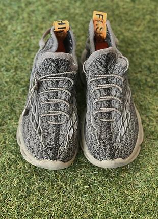 Спортивні кросівки дитячі, розмір 37, легкі та практичні