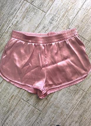 Шелковые атласные шорты на пляж можно как пижама
