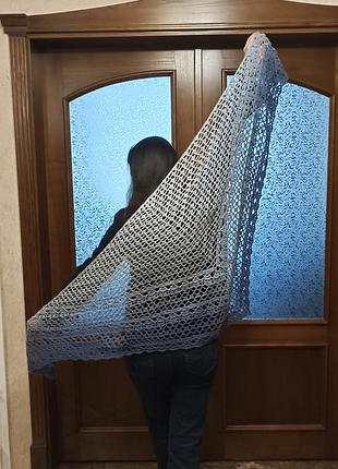 Шаль в'язана гачком 
"сутінковий перехід" – градієнт затишку та стилю