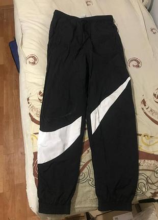 Нейлоновые брюки nike big swoosh