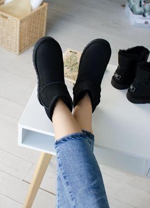 Ugg black