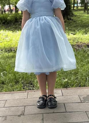 Святкова сукня для дівчинки