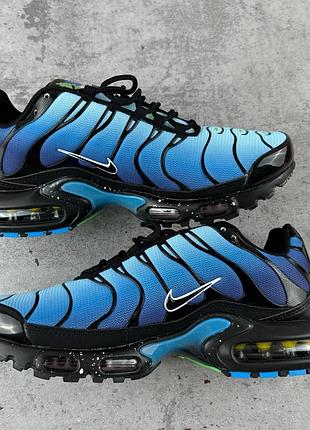 Яскраві осінні кросівки nike tn