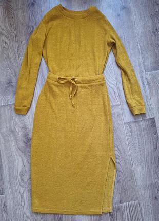 Теплое платье, горчичного цвета