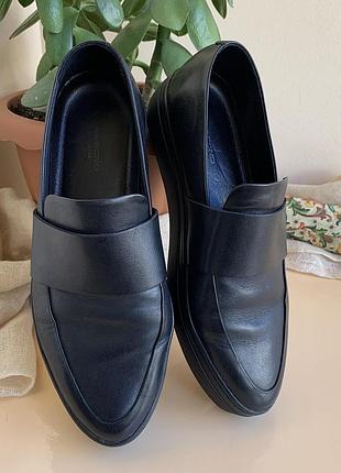 Кожаные лоферы vagabond р. 38
